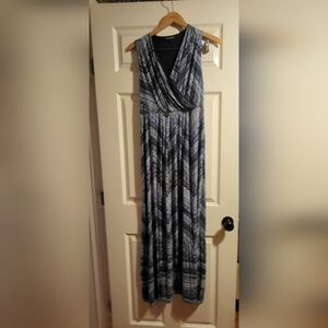 Sleeveless Navy Chevron-Print Maxi Dress